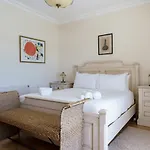 White By Sapvillas Villa *