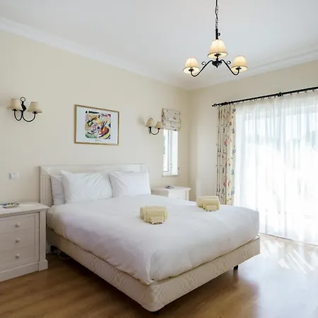 White By Sapvillas Vilamoura
