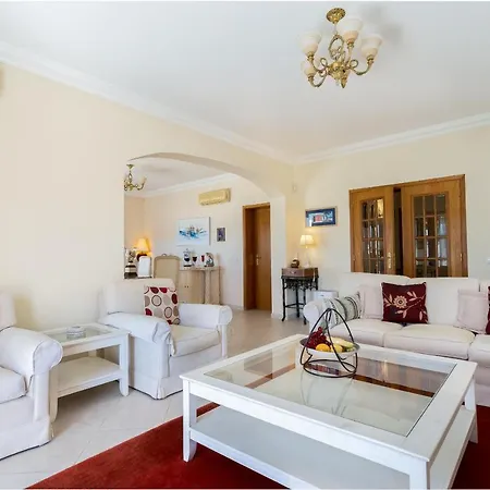 White By Sapvillas וילה *