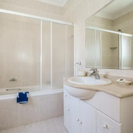 וילה White By Sapvillas