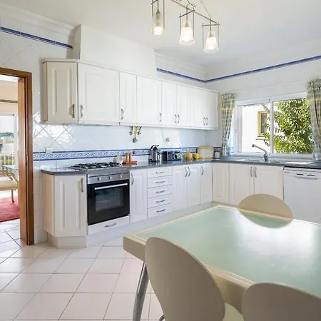 White By Sapvillas *