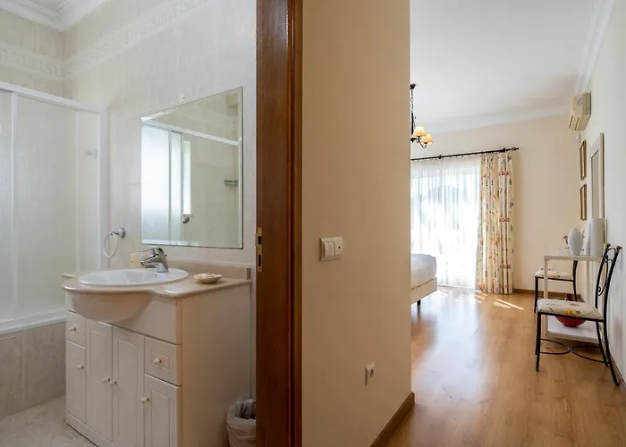 White By Sapvillas Vilamoura